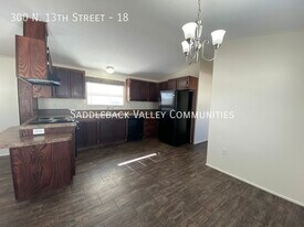 300 N 13th St in Saratoga, WY - Building Photo