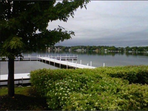 474 Village Dr in Walled Lake, MI - Building Photo - Building Photo