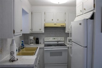 10315 Cortez Rd W in Bradenton, FL - Building Photo - Building Photo