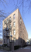 15001 88th Ave in Jamaica, NY - Foto de edificio - Building Photo