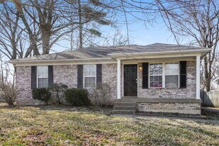 5510 Littleridge Dr in Louisville, KY - Building Photo