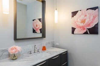 2900 McKinnon St in Dallas, TX - Building Photo - Building Photo