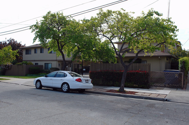 430 Grand Blvd in San Mateo, CA - Foto de edificio - Building Photo