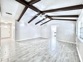 4738 Woodlyn Dr in Baton Rouge, LA - Building Photo - Building Photo