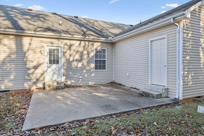 730 Cobblestone Dr in Columbia, TN - Building Photo - Building Photo