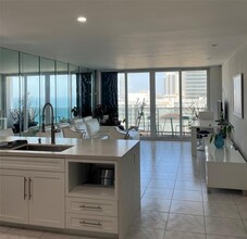 3140 S Ocean Dr, Unit PENTHOUSE in Hallandale Beach, FL - Building Photo - Building Photo