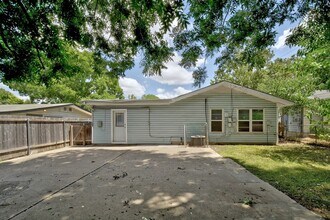 129 Coleman St in Austin, TX - Building Photo - Building Photo