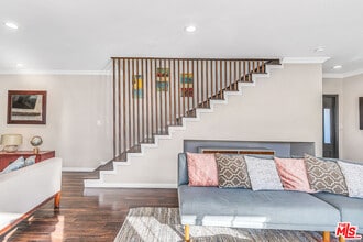 3615 Sunswept Dr in Los Angeles, CA - Building Photo - Building Photo