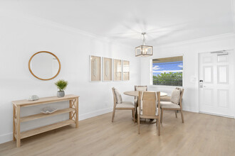 The Palm Beach Resort & Beach Club in Palm Beach, FL - Foto de edificio - Building Photo