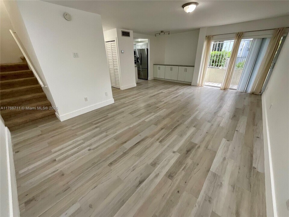 5838 SW 74th Terrace in South Miami, FL - Building Photo
