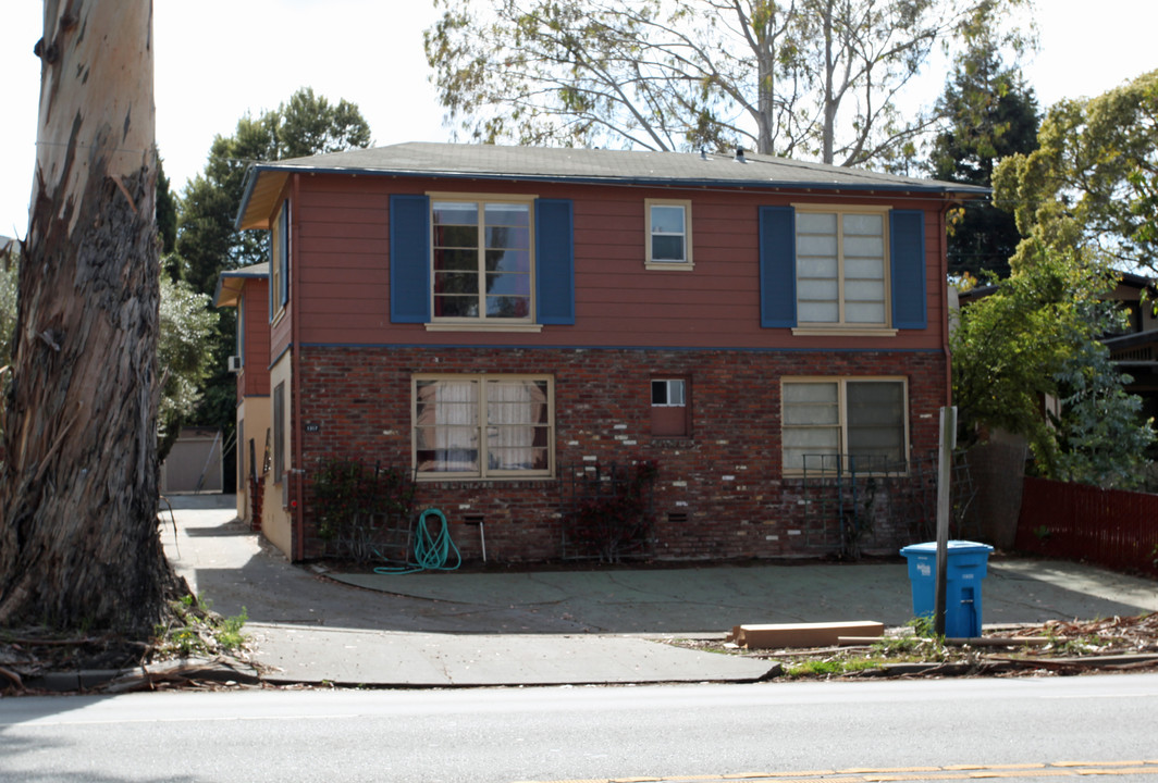 1317 El Camino Real in Burlingame, CA - Building Photo