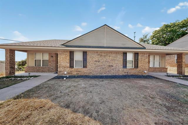 207 W Owens St in Weatherford, TX - Building Photo - Building Photo