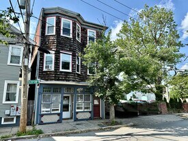 15 Kenyon St, Unit 1 in Providence, RI - Building Photo
