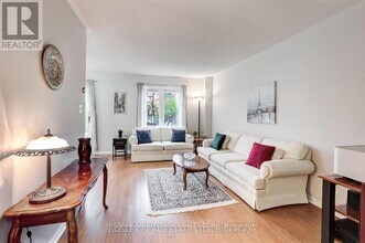 1176 Treetop Terrace in Oakville, ON - Building Photo - Building Photo