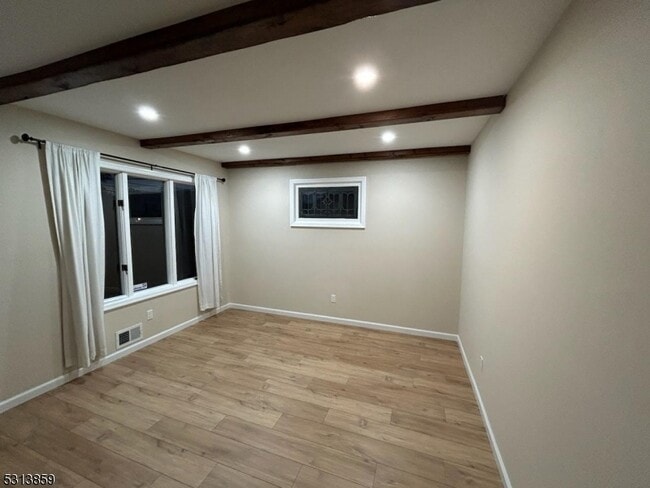 8-17 Fern St in Fair Lawn, NJ - Foto de edificio - Building Photo