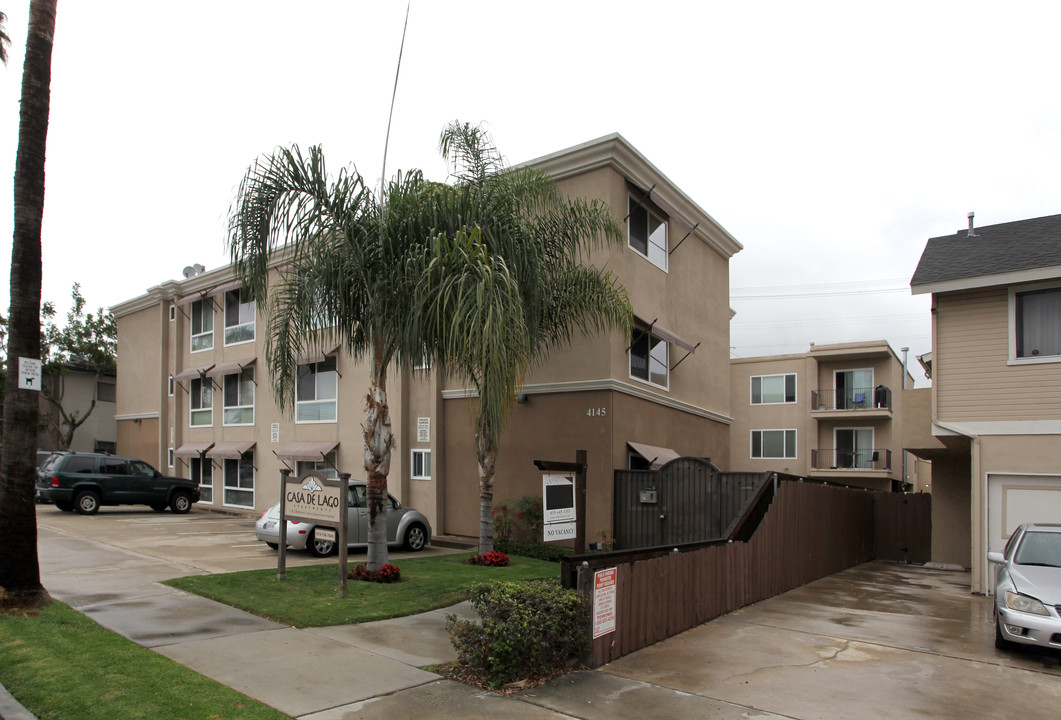 Casa De Lago in San Diego, CA - Building Photo