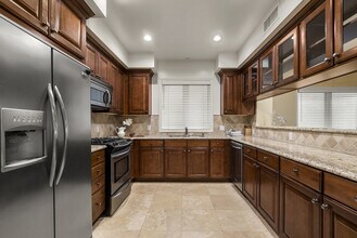 2347 Fox Hills Dr in Los Angeles, CA - Building Photo - Building Photo