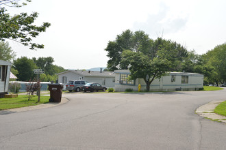 Sky Meadows in Hamilton, OH - Foto de edificio - Building Photo