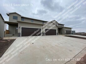 3703 E Siasconset Pl in Sioux Falls, SD - Building Photo
