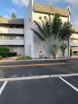 7797 Golf Cir Dr in Margate, FL - Building Photo