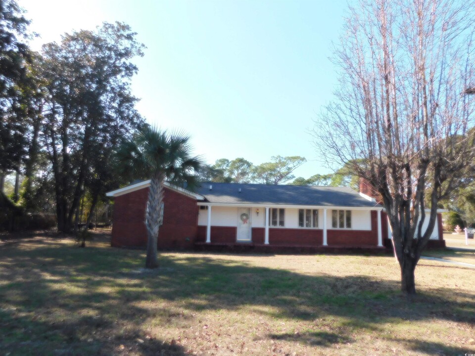 611 Calhoun Rd in Myrtle Beach, SC - Building Photo