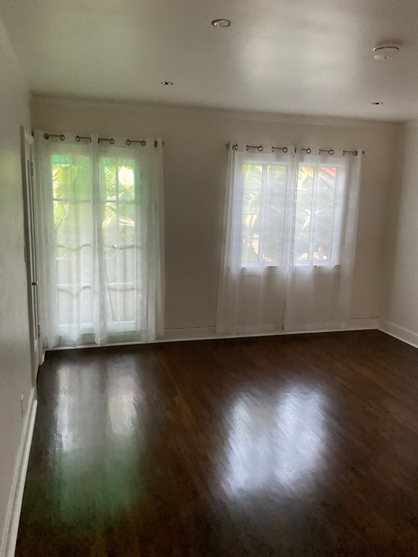 2034 Highland Ave in Los Angeles, CA - Building Photo - Building Photo