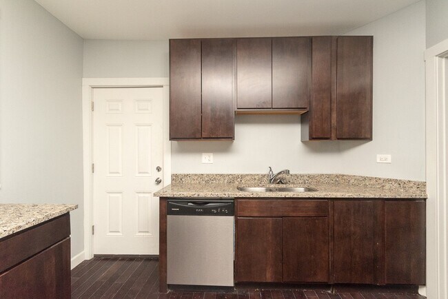 2968 N Ridgeway Ave, Unit J02P in Chicago, IL - Building Photo - Building Photo