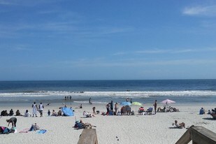 477 2nd St S, Unit 102 in Jacksonville Beach, FL - Building Photo