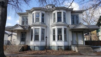 1017 S 16th St in Lincoln, NE - Building Photo