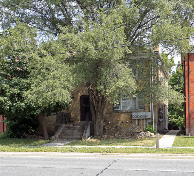 4097 Bathurst St in Toronto, ON - Building Photo - Primary Photo