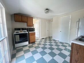 202 W Pottawatamie St, Unit #3 in Tecumseh, MI - Building Photo - Building Photo