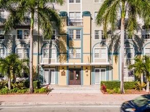 Sole' Fort Lauderdale in Fort Lauderdale, FL - Building Photo - Building Photo