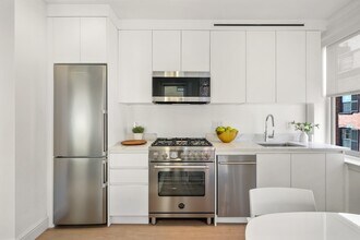 112 Myrtle St in Boston, MA - Building Photo - Building Photo