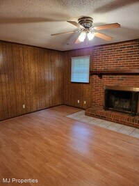 1221 Kathy Ln SW photo'