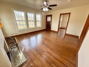 1717 E Houston St in Tyler, TX - Building Photo - Building Photo