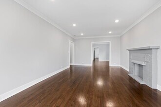 8422 S Yates Blvd in Chicago, IL - Building Photo - Building Photo