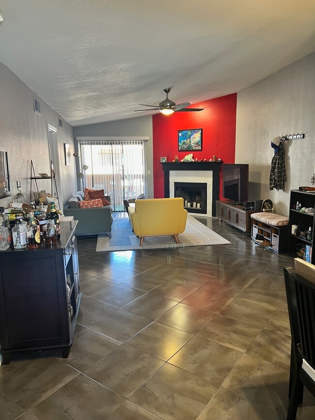 3031 N Civic Center Plz, Unit 350