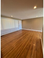 2121 W Lakeside Dr in Moses Lake, WA - Foto de edificio - Building Photo