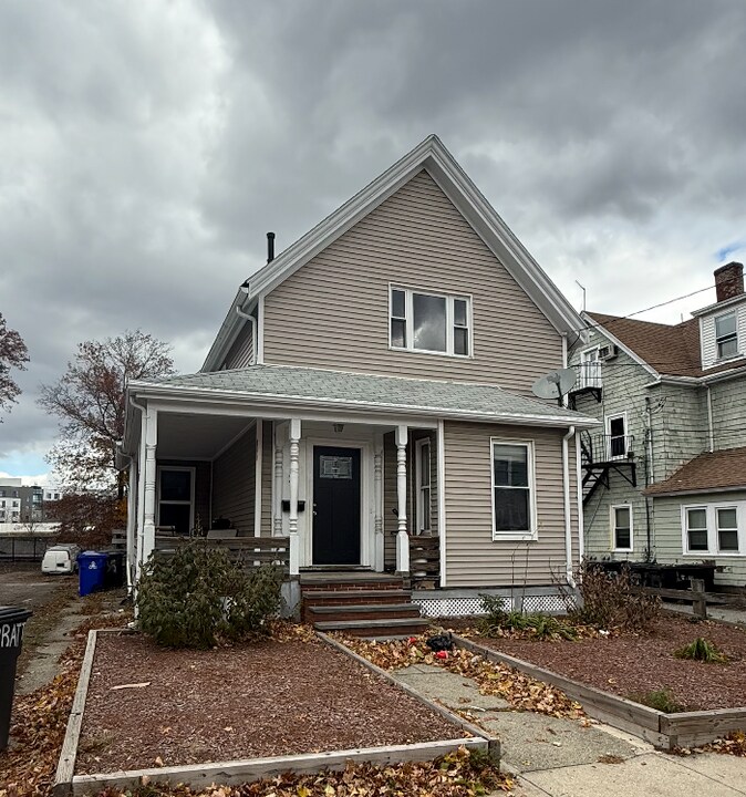 36 Pratt St, Unit 1 in Boston, MA - Building Photo