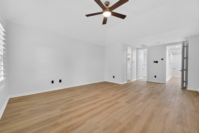 property at 2019 Bendstone Cir