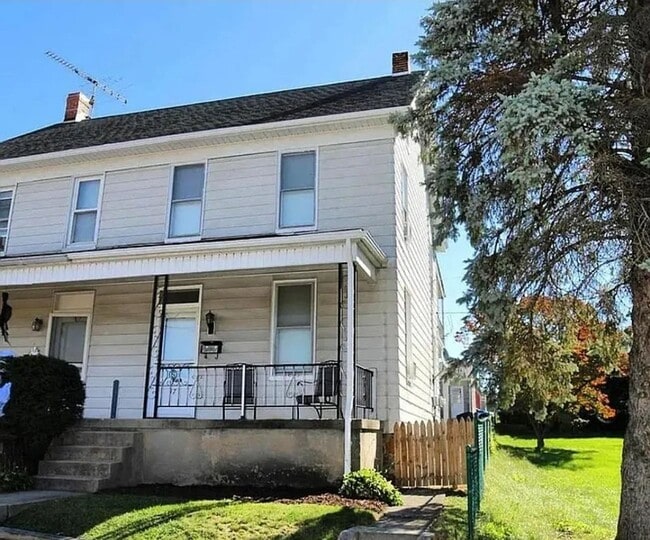 property at 17 S Walnut St