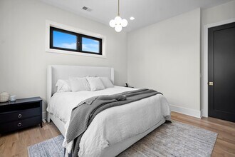 2021 W Erie St in Chicago, IL - Building Photo - Building Photo
