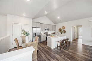 2102 Setting Sun Dr in Windsor, CO - Building Photo