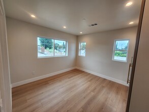 7357 Enfield Ave, Unit B in Reseda, CA - Building Photo - Building Photo