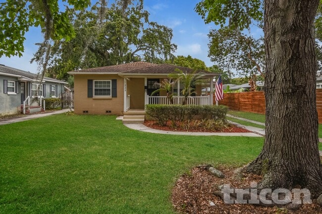property at 225 W King St
