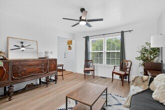 33 Darin Rd in Warwick, NY - Foto de edificio - Building Photo