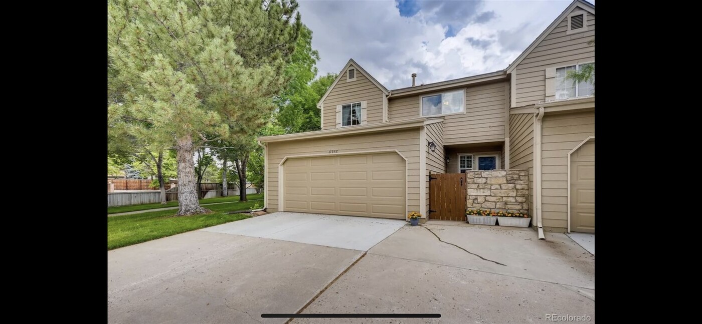 6546 S Yukon Way in Littleton, CO - Building Photo