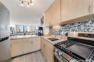 2630 Kapiolani Blvd in Honolulu, HI - Foto de edificio - Building Photo