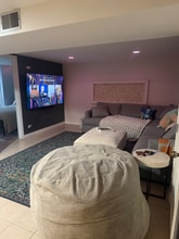 725 Buffalo Cir in Carol Stream, IL - Foto de edificio - Building Photo