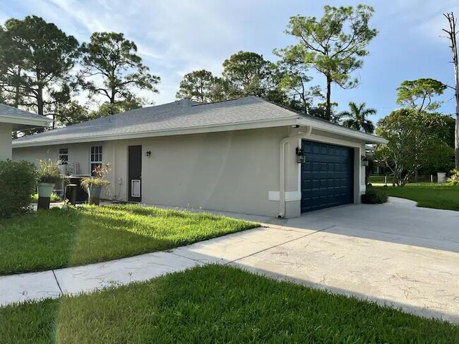 7071 Mandarin Blvd in Loxahatchee, FL - Building Photo - Building Photo